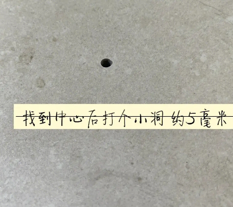 广西瓷砖空鼓维修公司专业解答在瓷砖铺贴过程中，如果砂料搅拌不均匀，将会带来以下问题